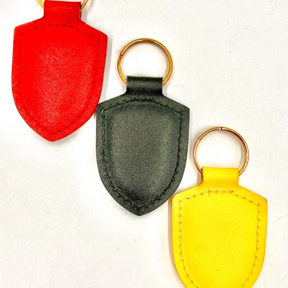 PORSCHE Key Ring in RED (NEW) - Picture 4 of 4